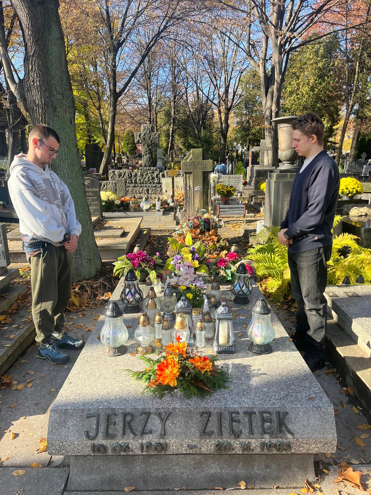 🕯️ 1 listopada – Święto Wszystkich Świętych 🌿